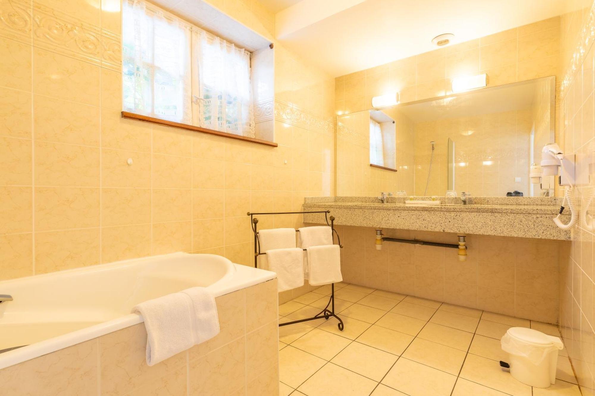 Manoir De Moellien, The Originals Relais Hotel Plonevez-Porzay Ngoại thất bức ảnh